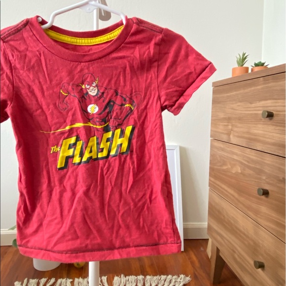 🦋 The Flash Red Short Sleeve Graphic Tee 18M 🦋 - Picture 5 of 6